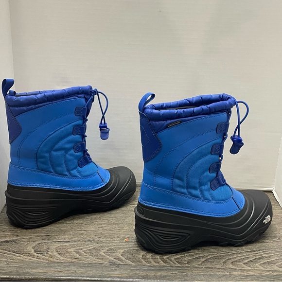 The North Face Vibrant Blue Insulated Boots size 6. Thermafelt. Pre-owned. - Picture 6 of 14